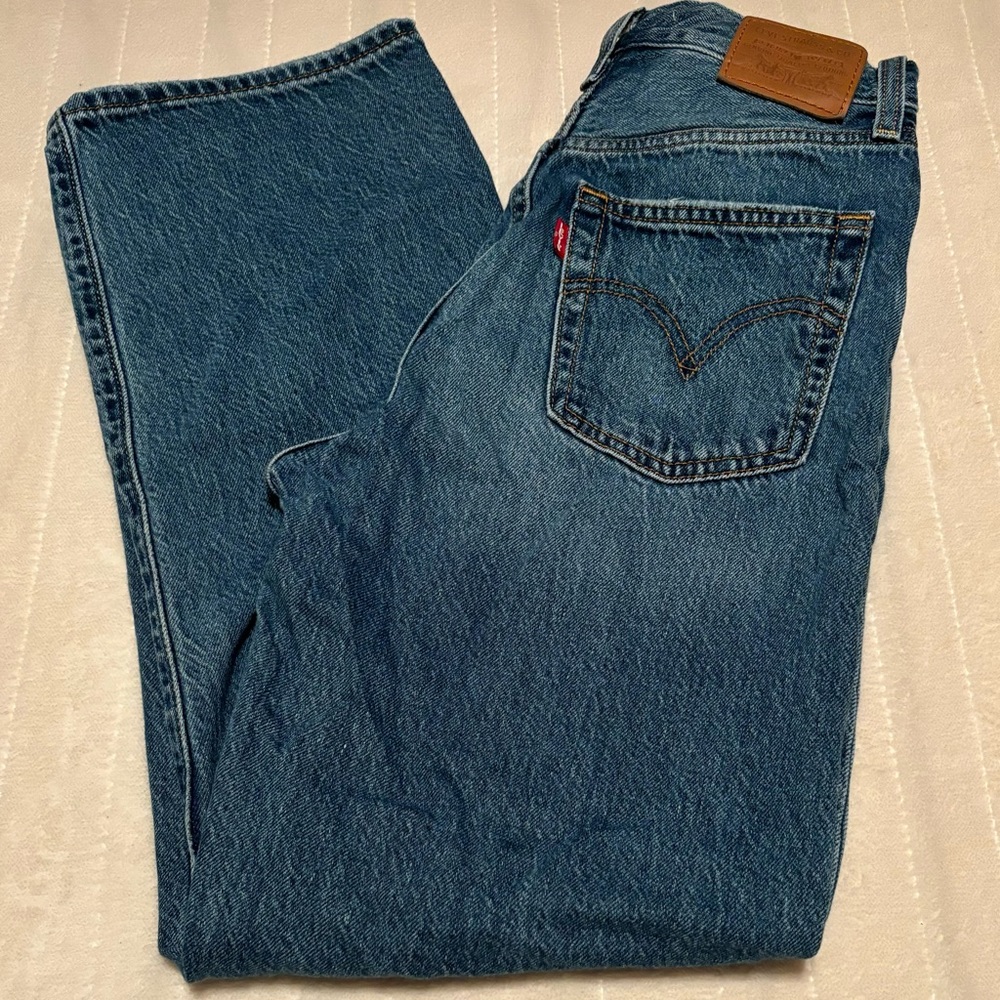 Levi’s Ribcage Straight Ankle Jeans in Dark Wash